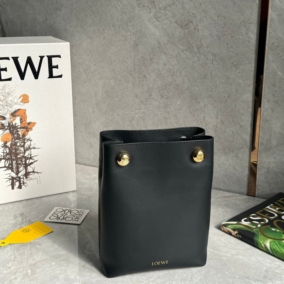 LOEW PEBBLE POUCH