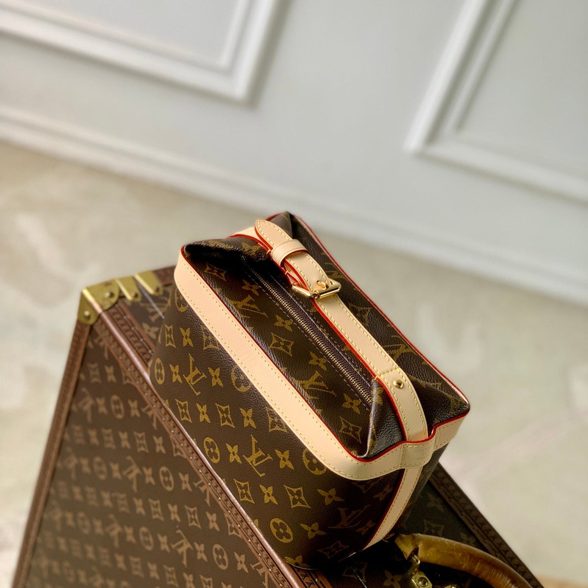 LOU CRUISER TOILETRY BAG
