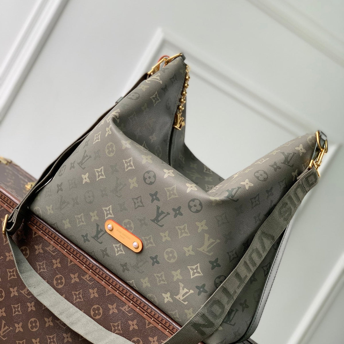 LOU VAGABOND HOBO BAG