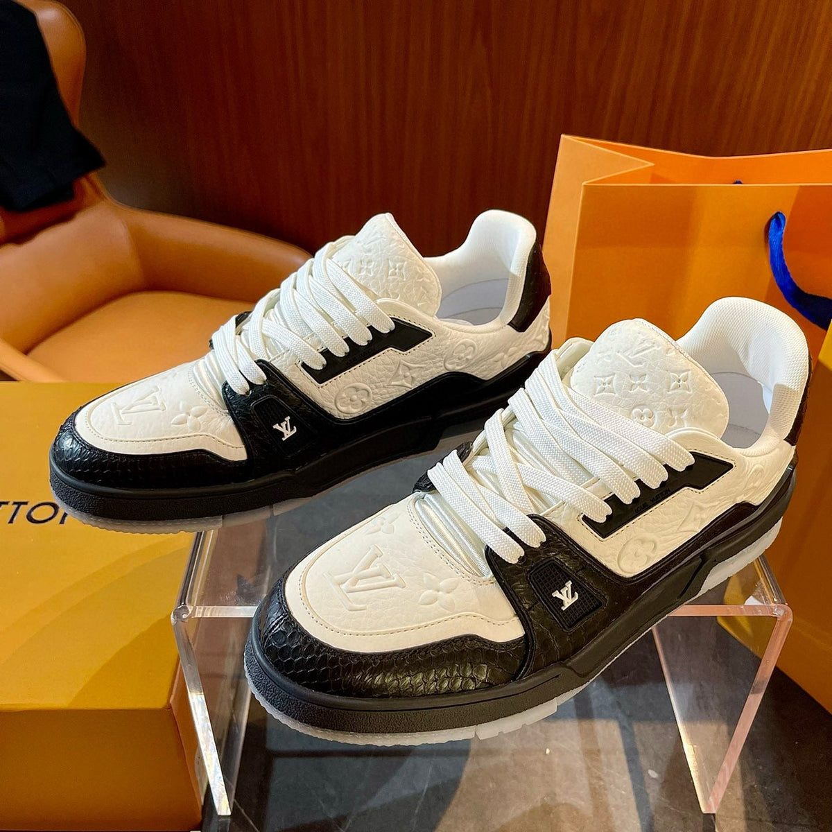 LOU TRAINERS