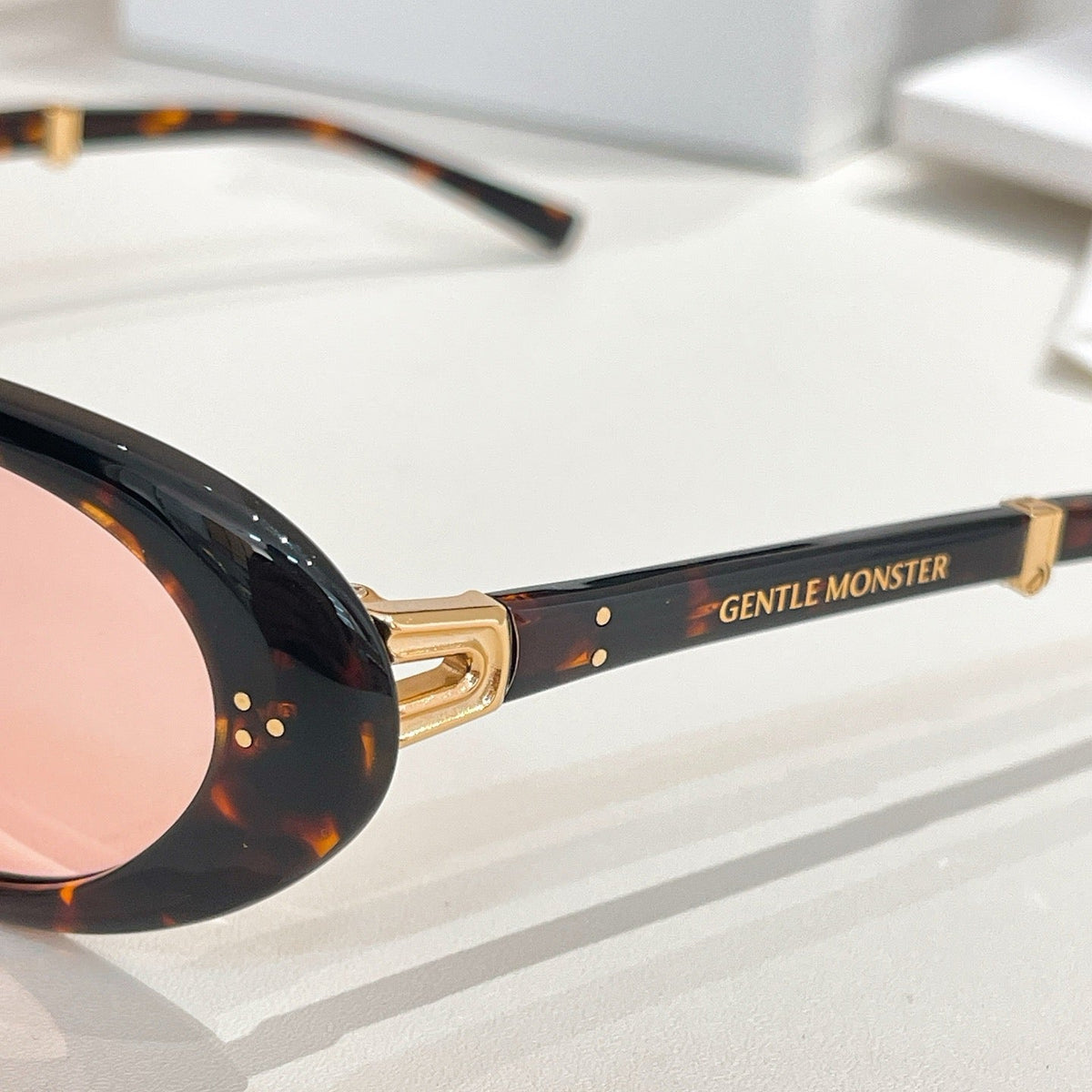 GENTLE M SUNGLASSES