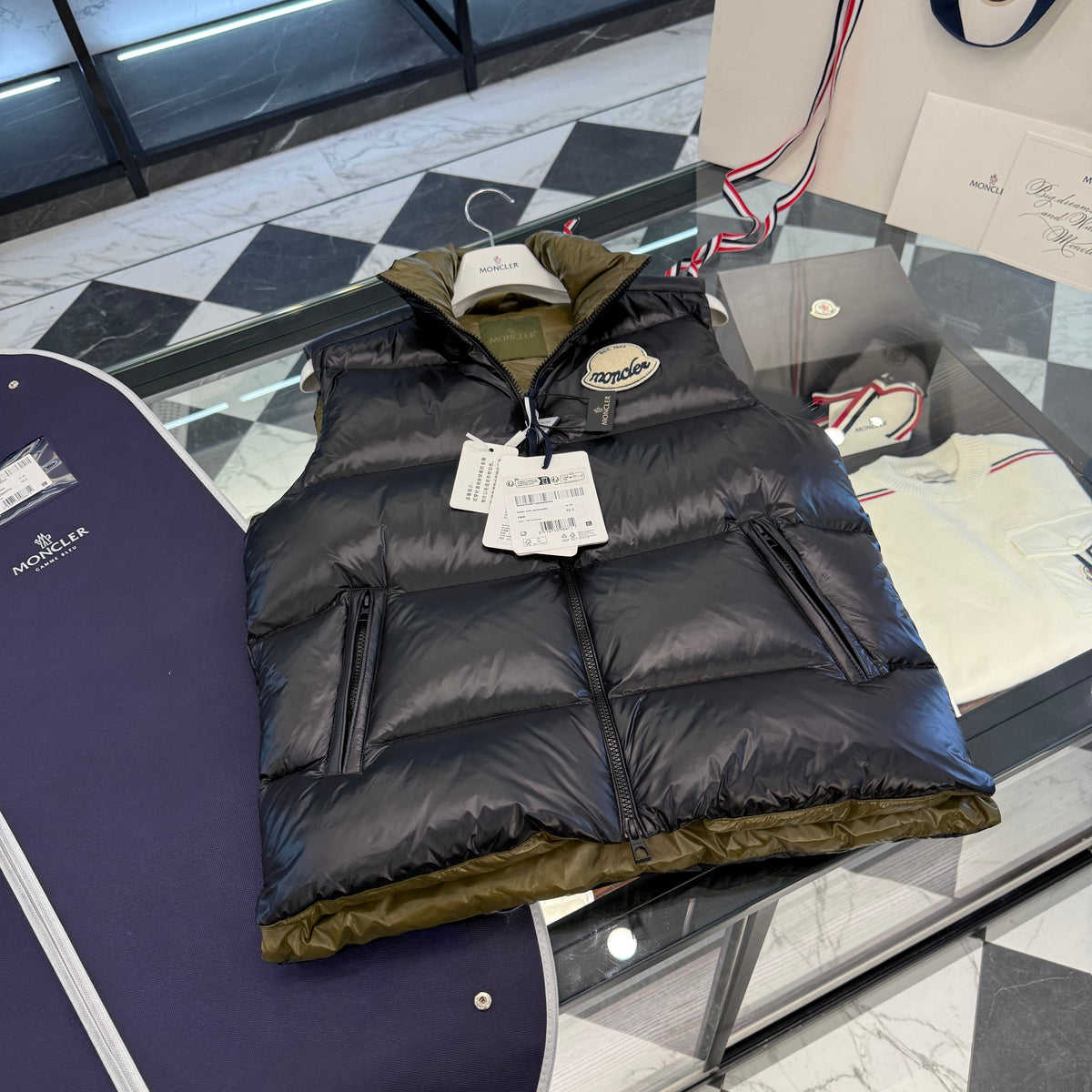 MONC LIPSI VEST