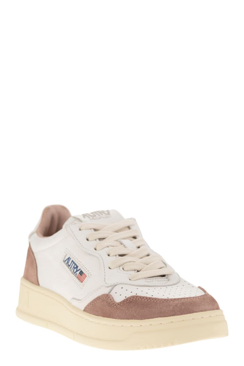 MEDALIST LOW - LEATHER TRAINERS