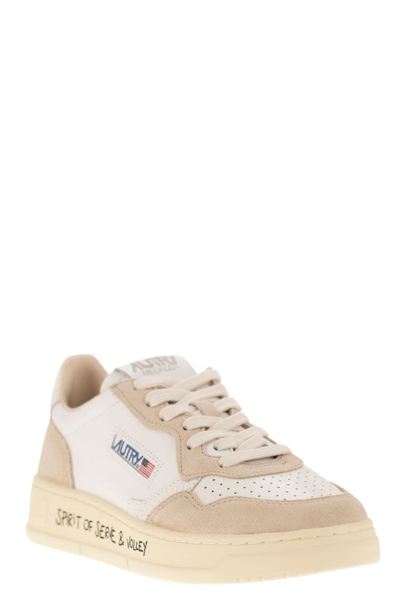 MEDALIST LOW - LEATHER TRAINERS