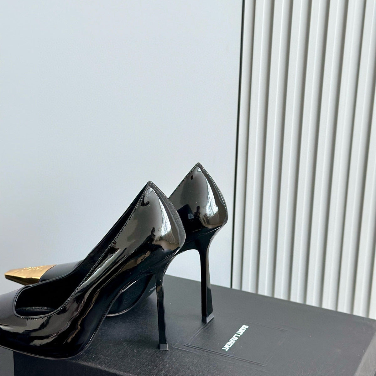 SL HEELS