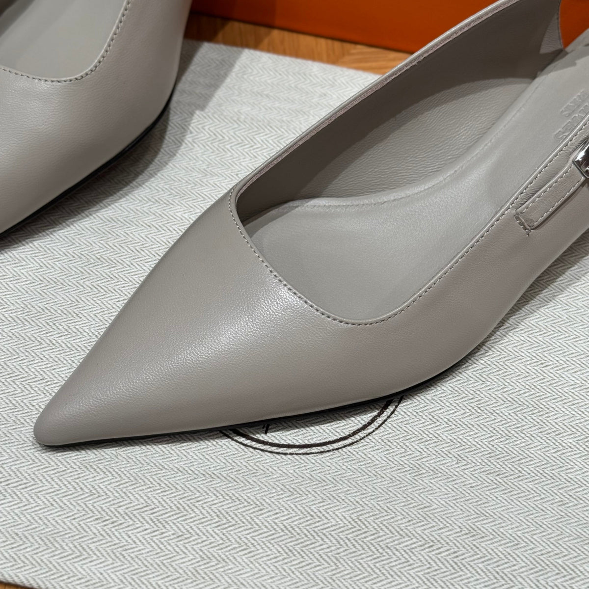 HERM LOVER 40 PUMPS