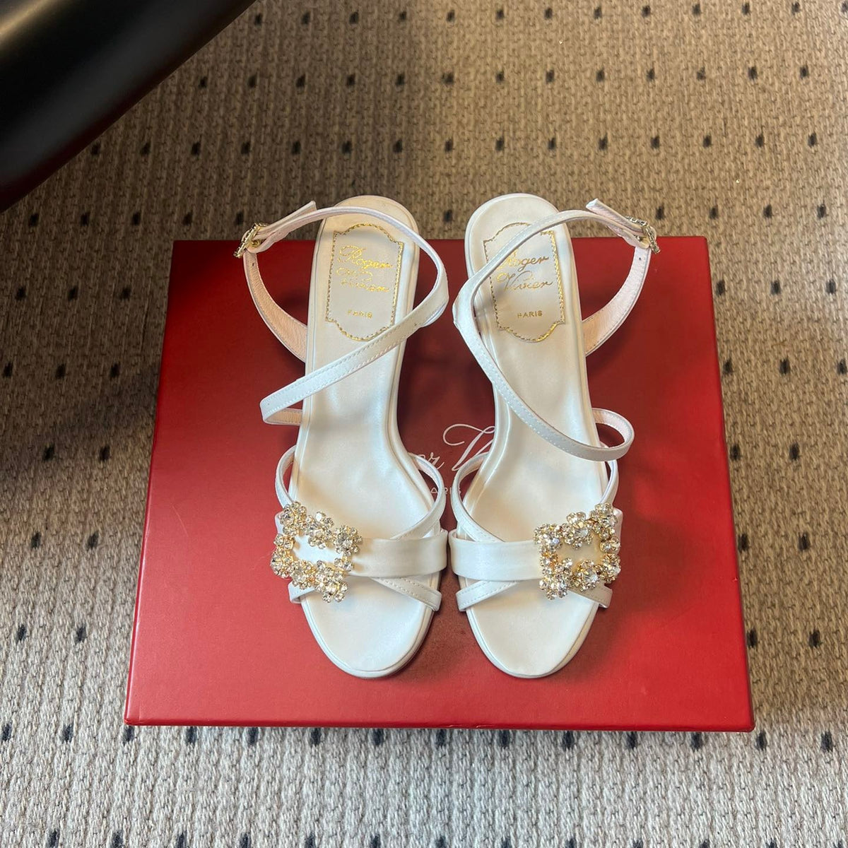 ROGER V HEELS