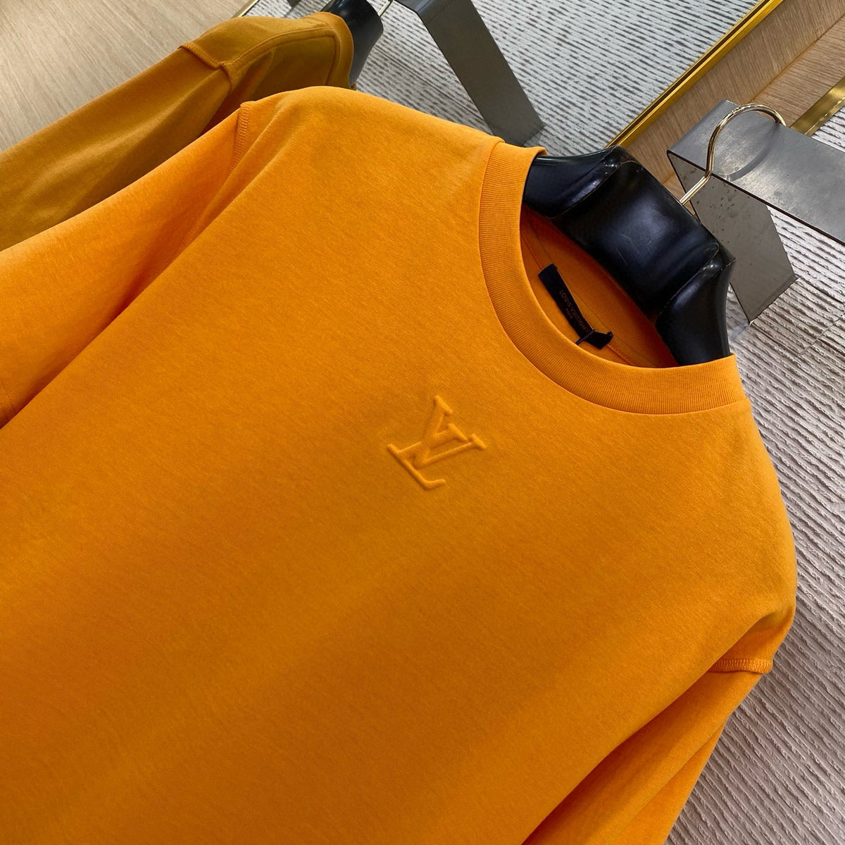 LOU T-SHIRT