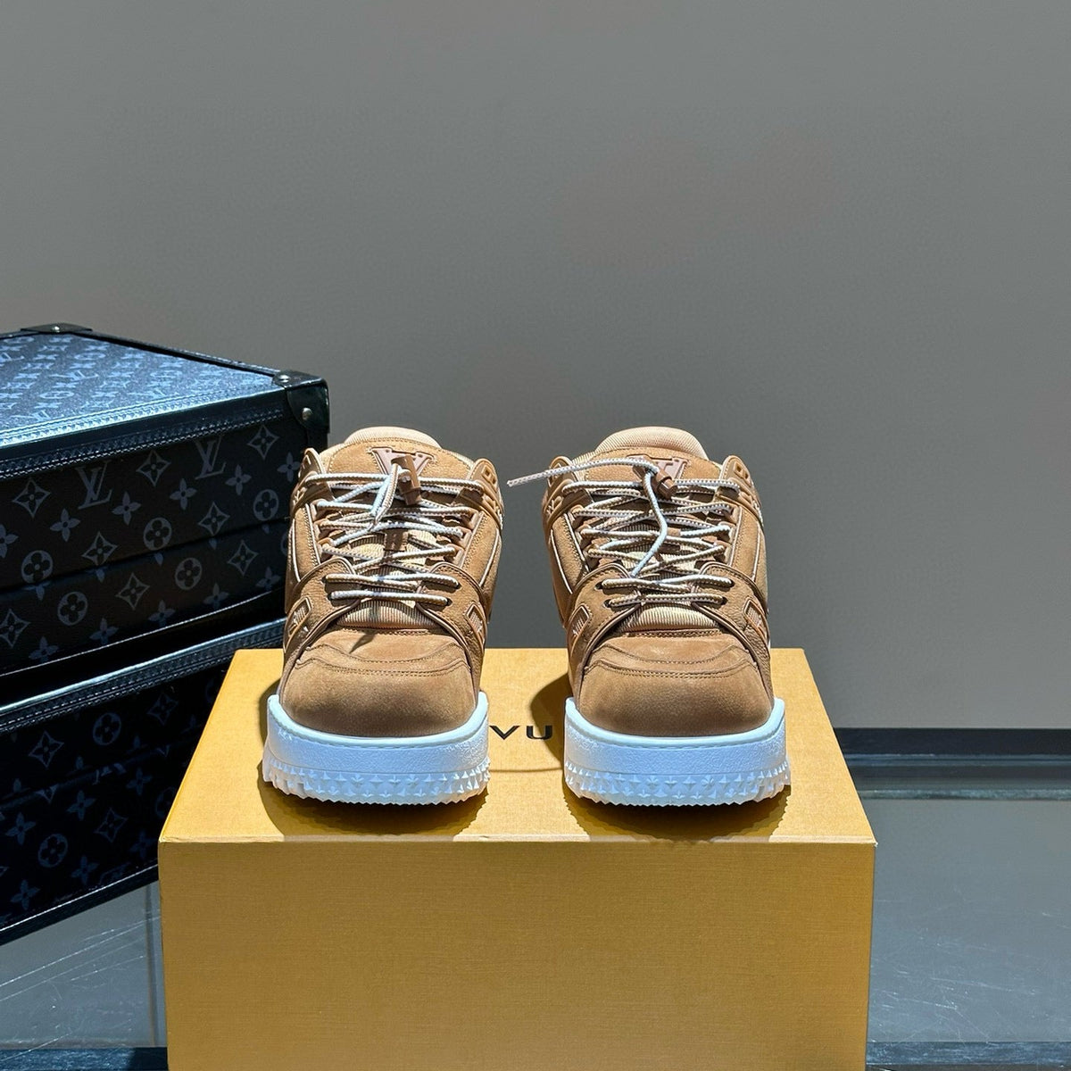 LOU TRAINERS
