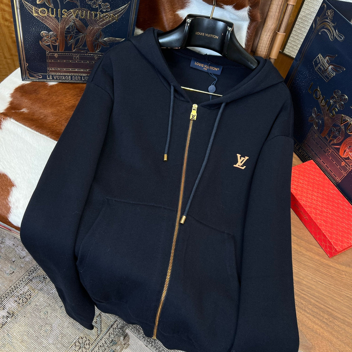 LOU ZIP HOODIE