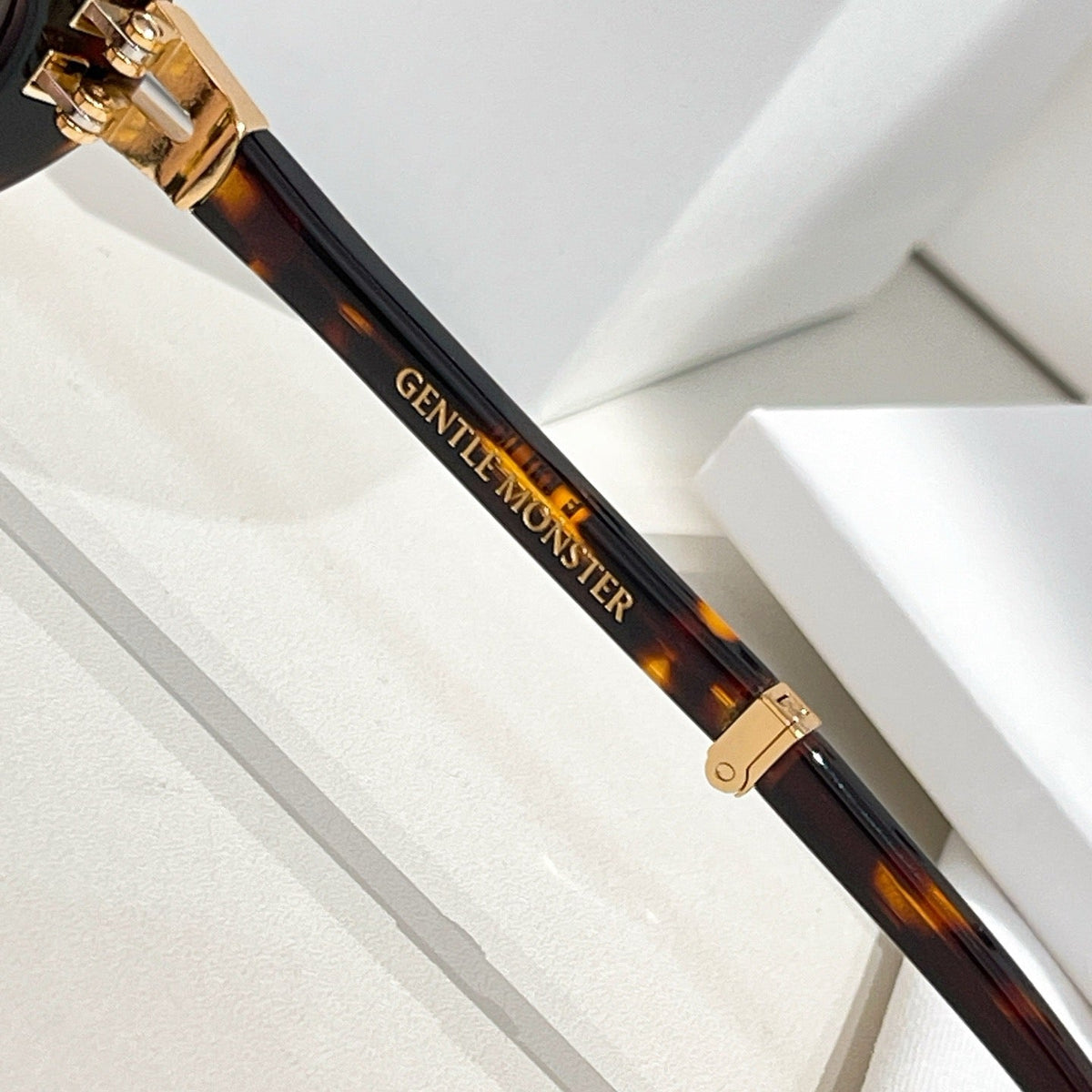 GENTLE M SUNGLASSES