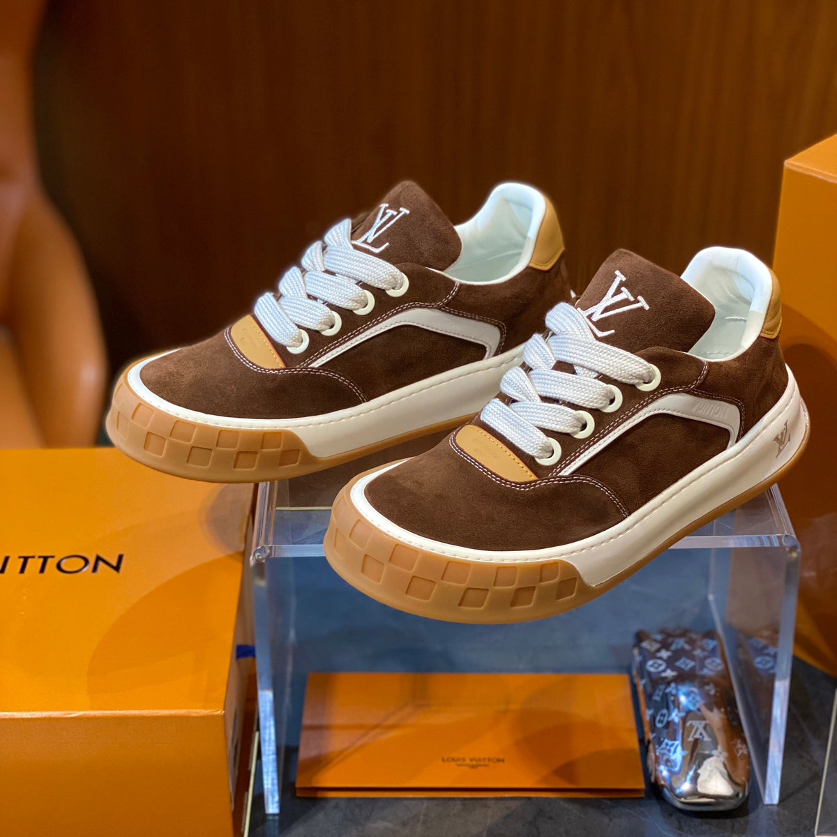 LOU TILTED SNEAKERS