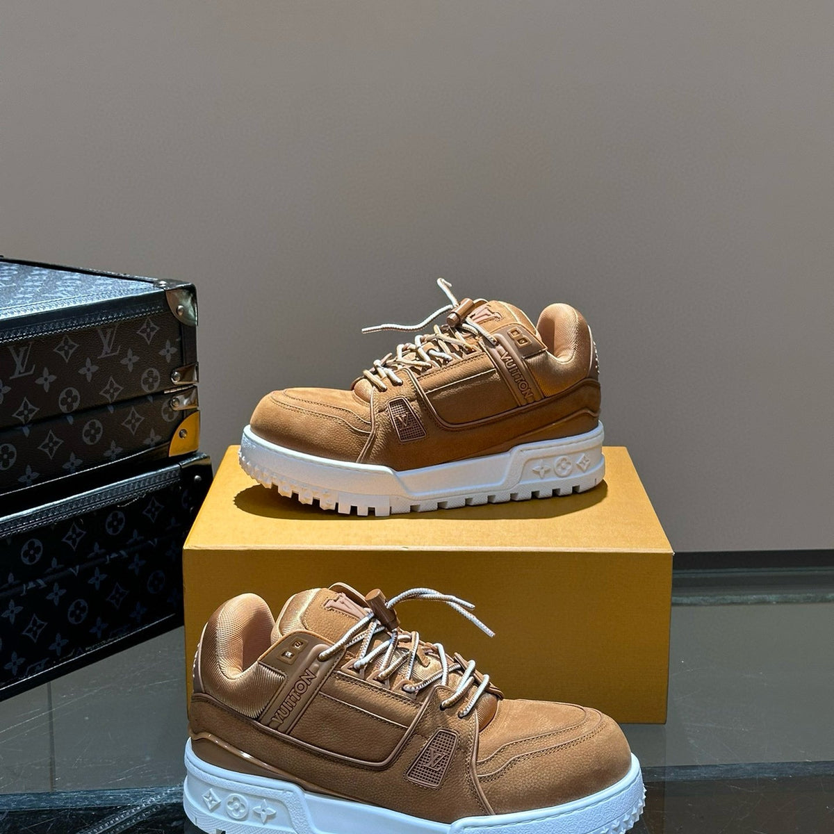LOU TRAINERS