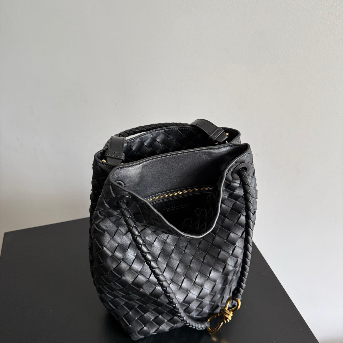 BOTT V ANDIAMO BUCKET BAG