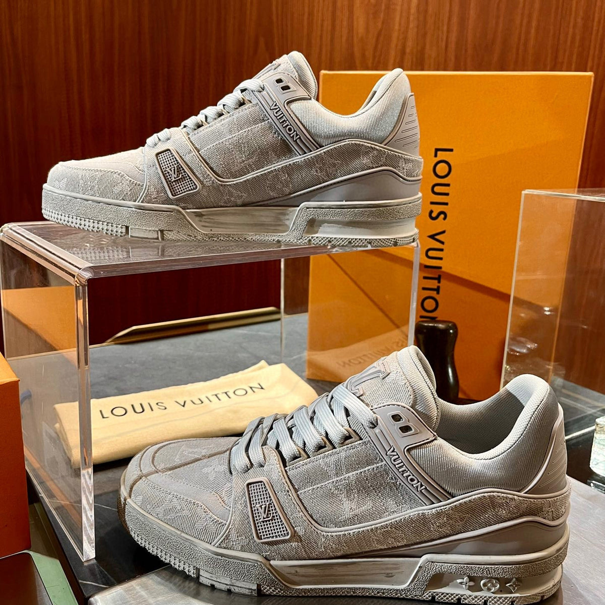 LOU TRAINERS
