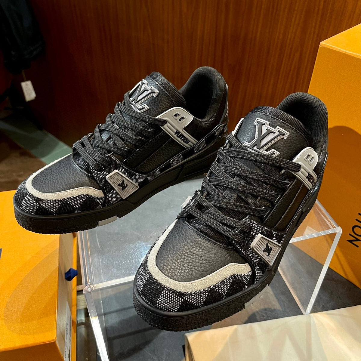 LOU TRAINERS
