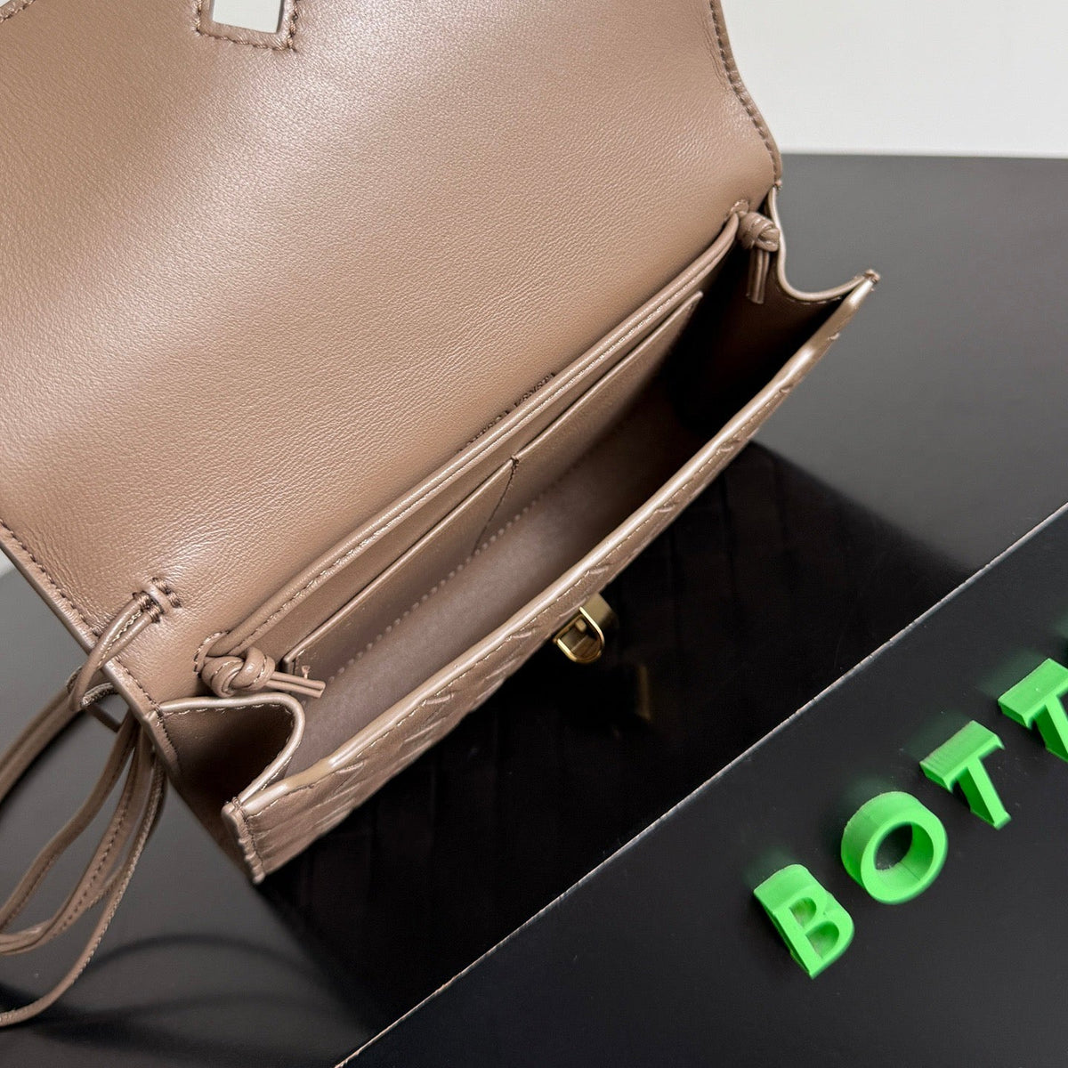BOTT V ANDIAMO POUCH