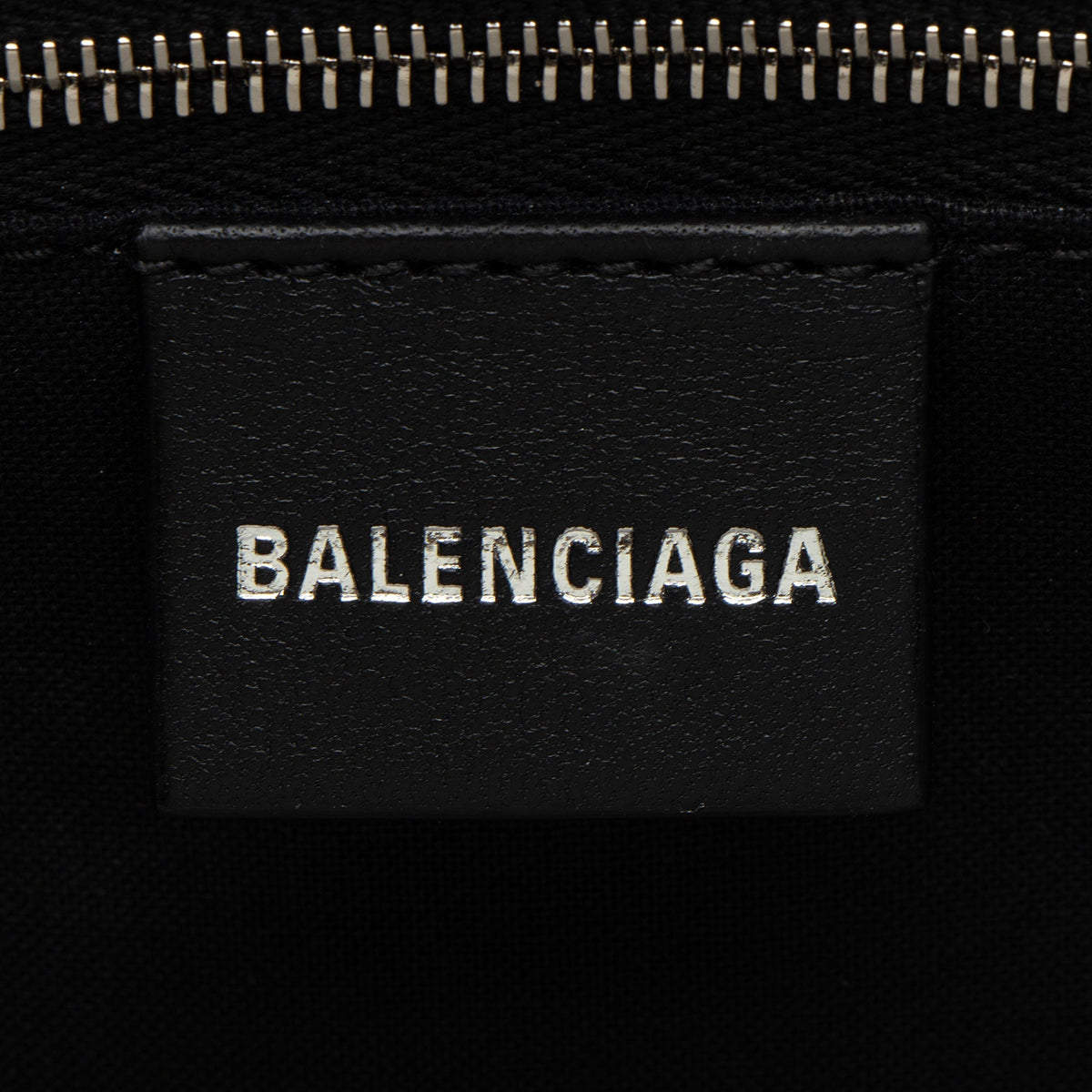 balenciaga BB Monogram Canvas Signature E/W Medium Shopper Tote (SHF-sezzpJ)
