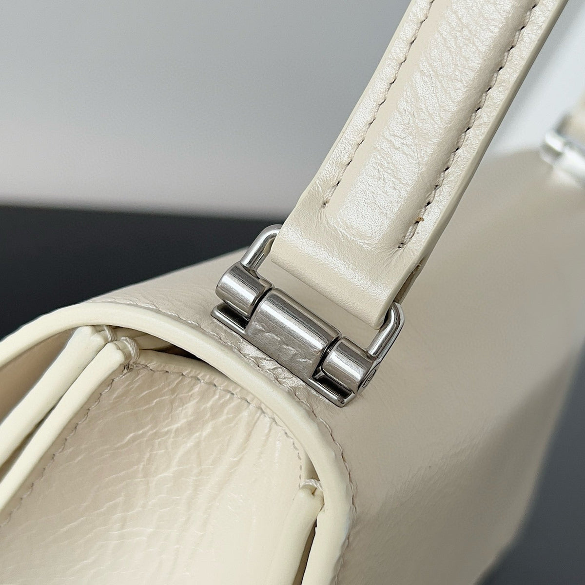 BAL SMALL CRUSH BAG