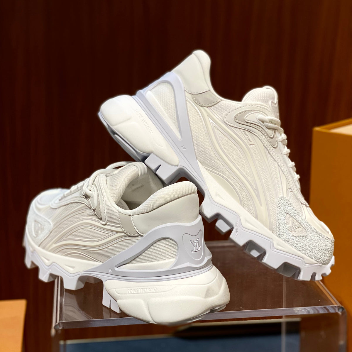 LOU SUMMIT SNEAKERS