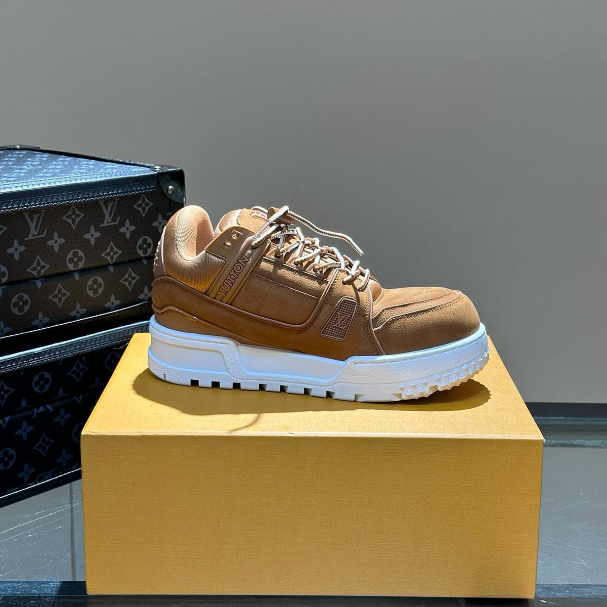 LOU TRAINERS
