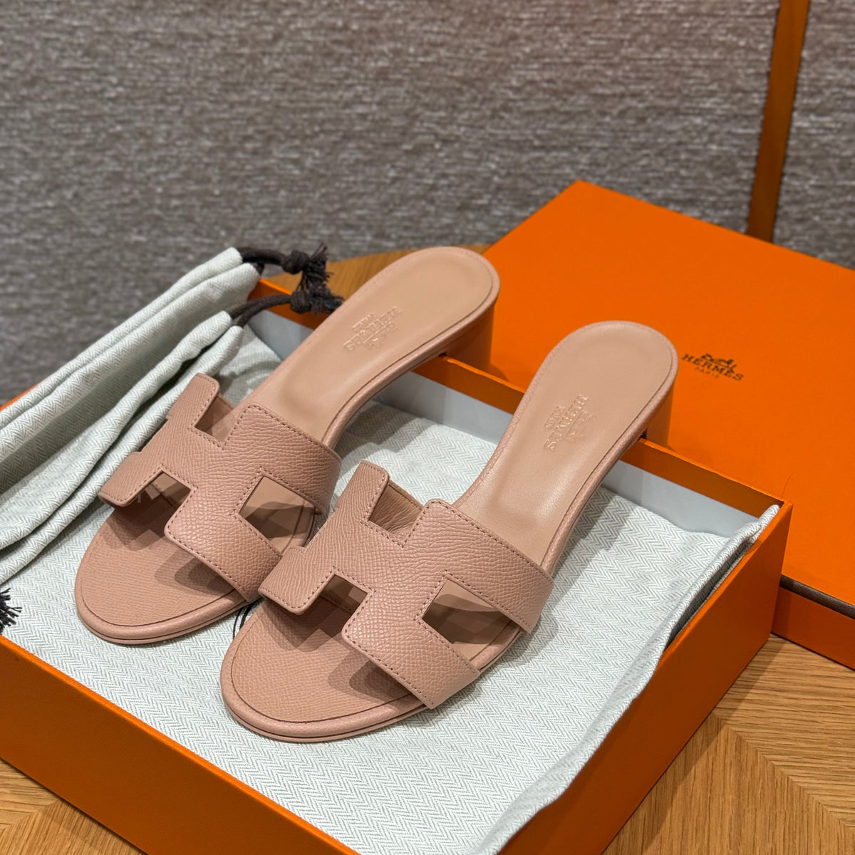 HERM OASIS SANDALS