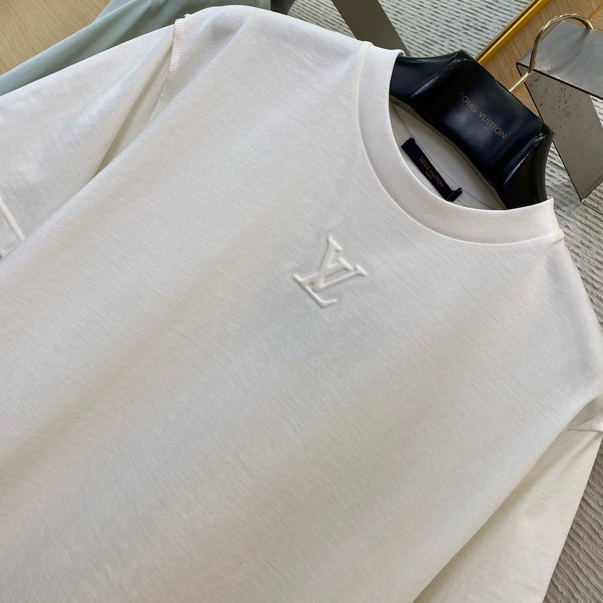 LOU T-SHIRT
