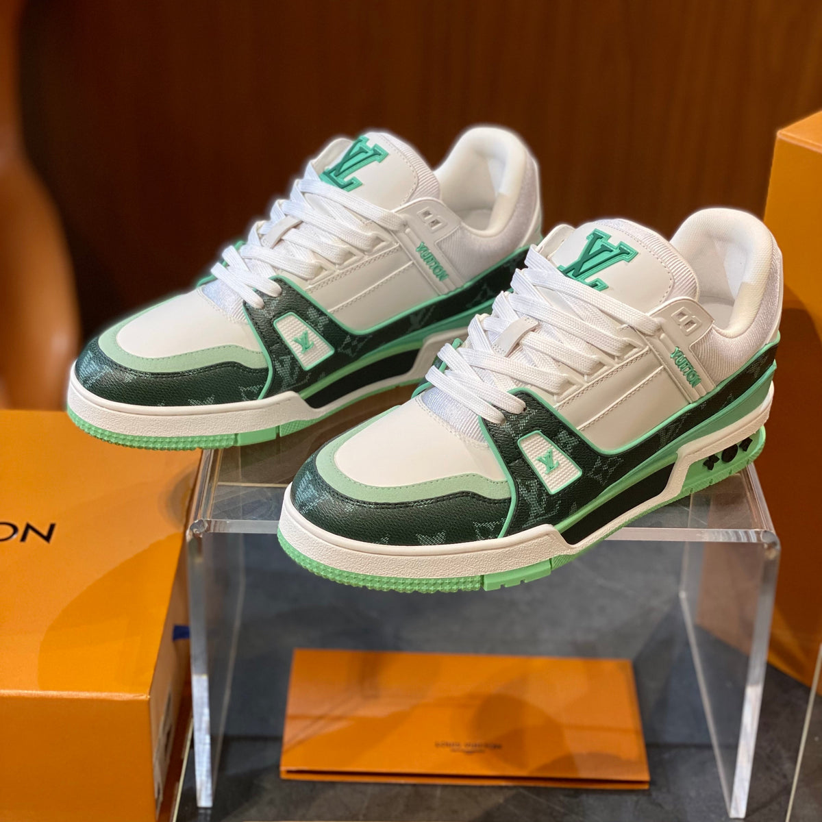 LOU TRAINERS