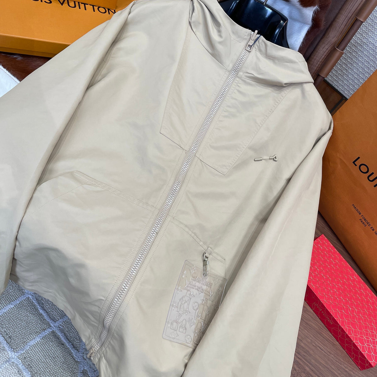 LOU JACKET