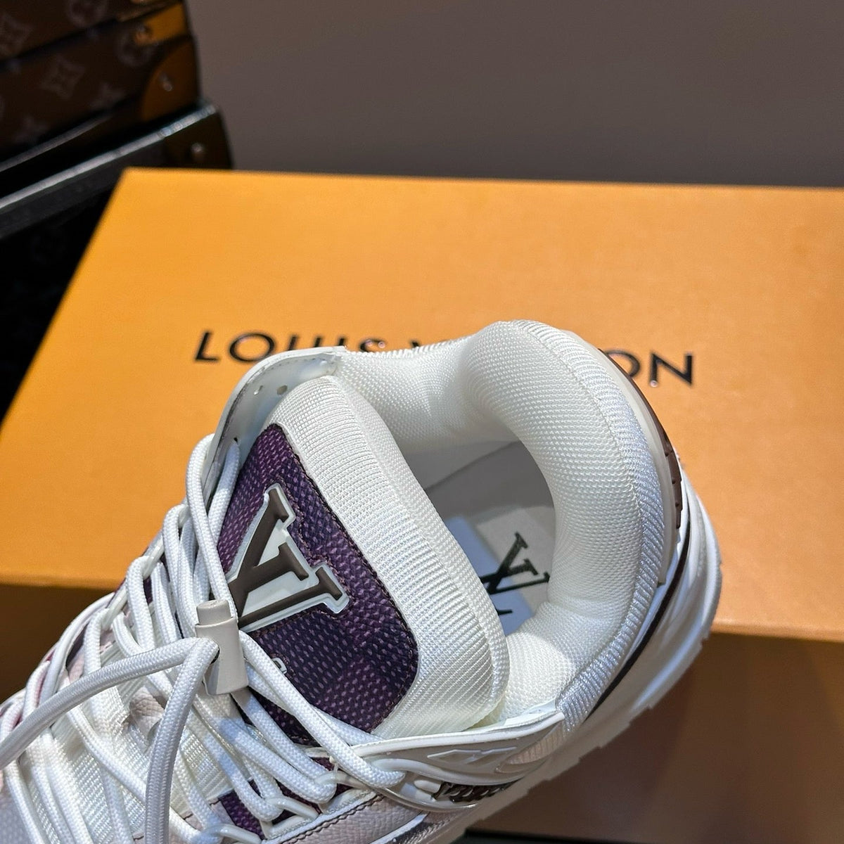 LOU TRAINERS