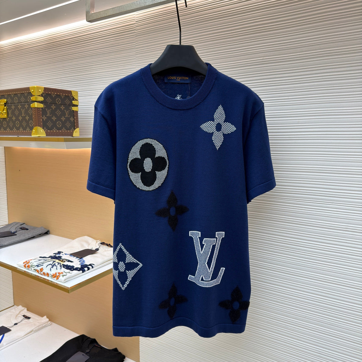 LOU T-SHIRT