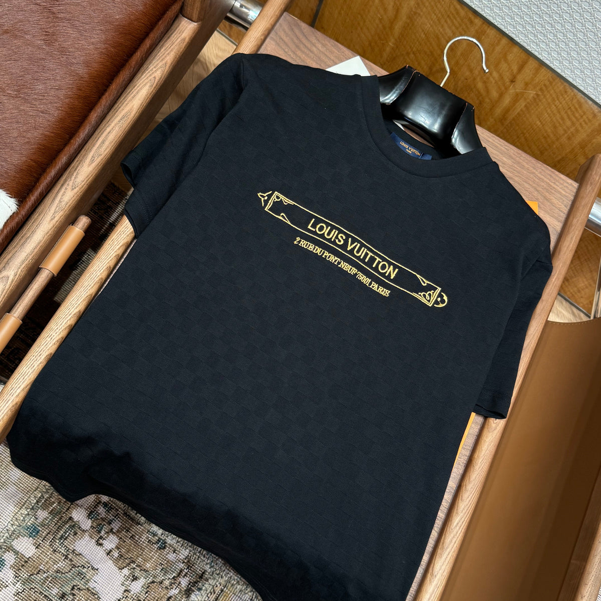 LOU T-SHIRT