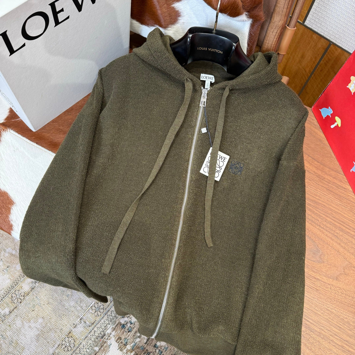 LOEW ZIP HOODIE