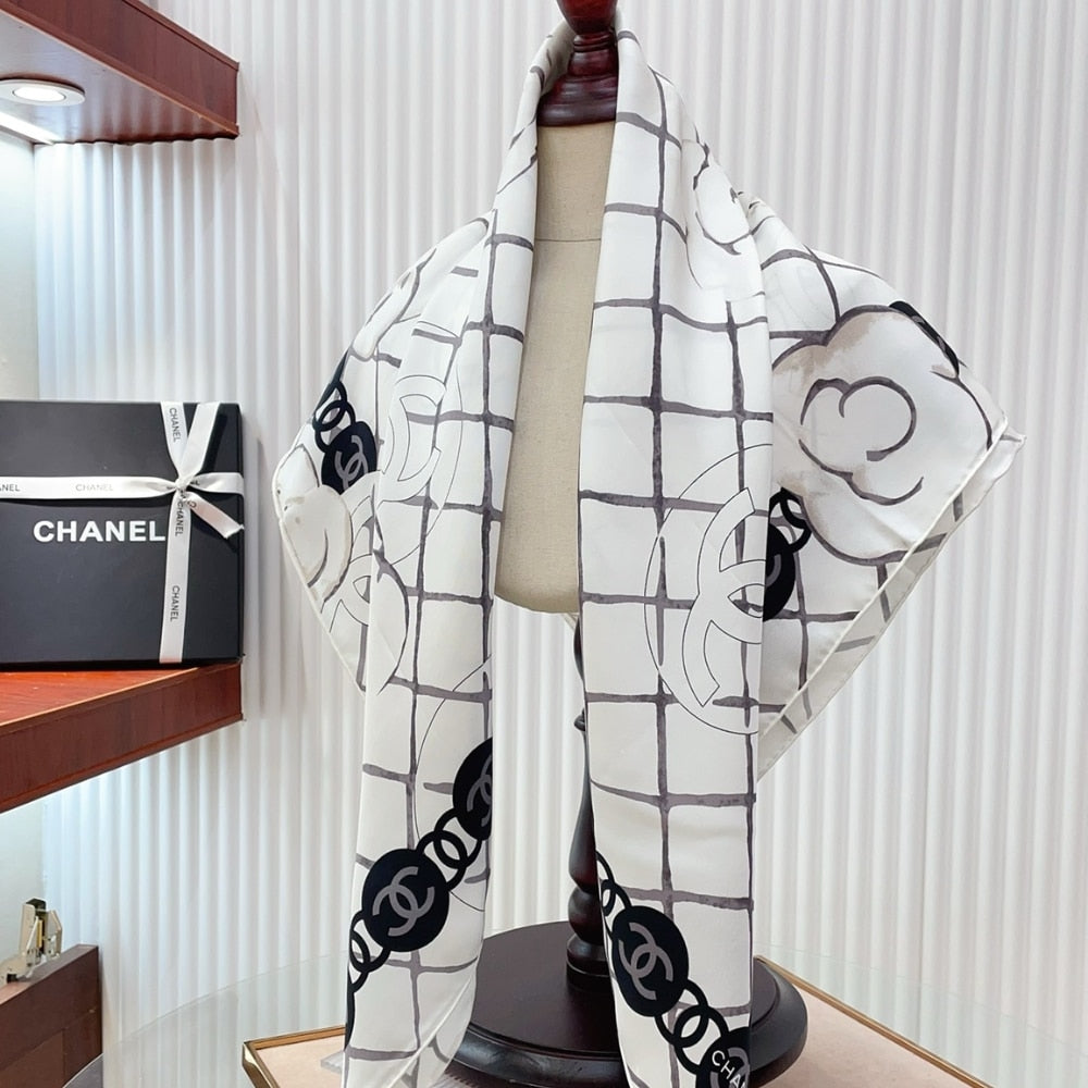 CC CC CAMELLIA SILK SCARF IN WHITE 90CM A39577 X10321 10601