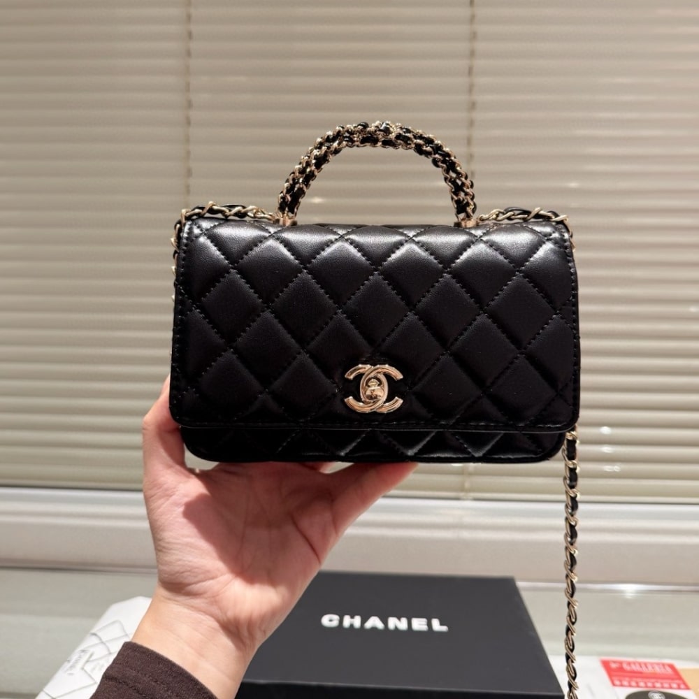 CC CLASSIC MINI FLAP WITH CHAIN HANDLE BLACK 19CM