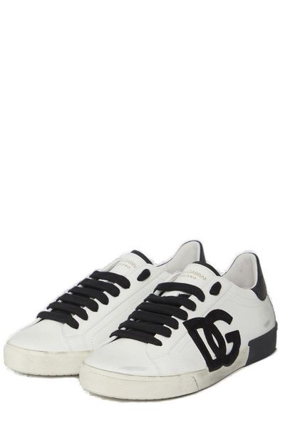 EMBOSSED LOGO LOW TOP SNEAKERS