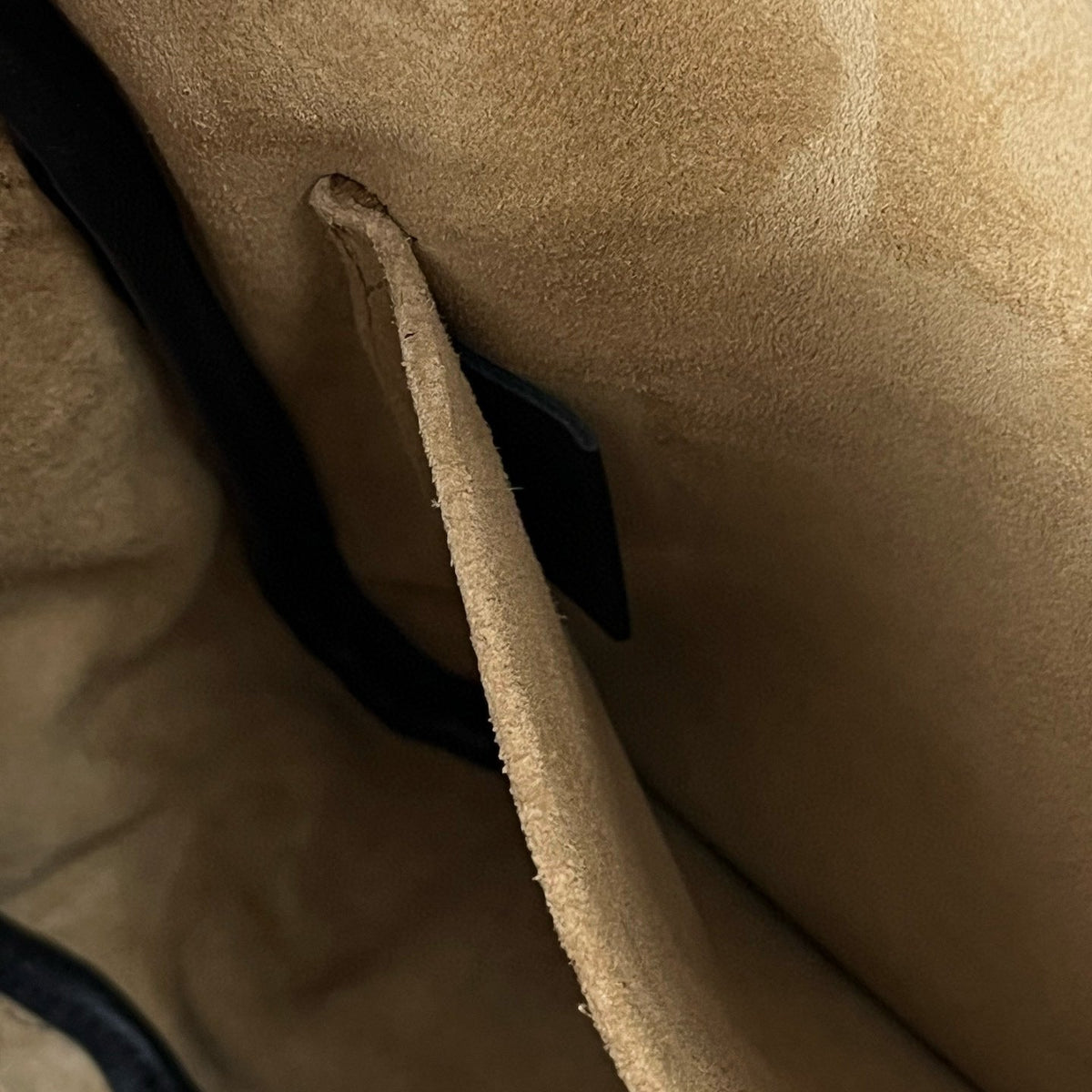 LOEW PEBBLE MESSENGER BAG