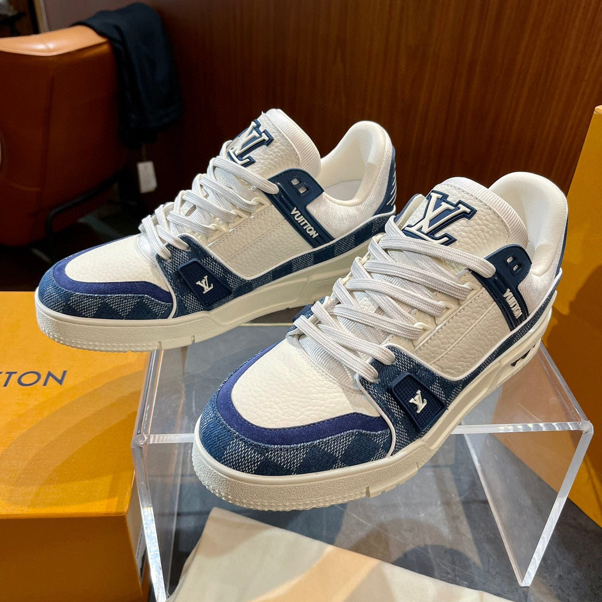 LOU TRAINERS