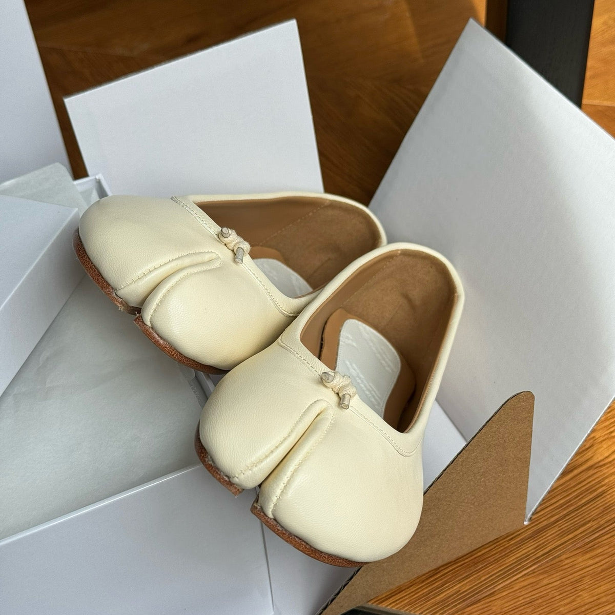 MAISON M TABI BALLET FLATS