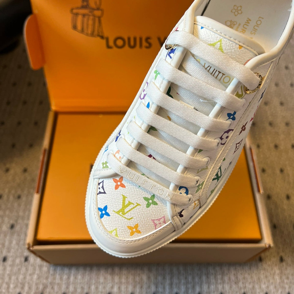 LOU x MURAKAMI LAGOON SNEAKER