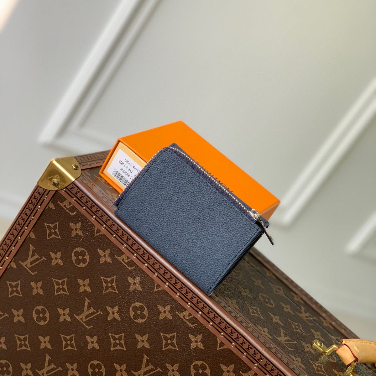 LOU PILOT WALLET