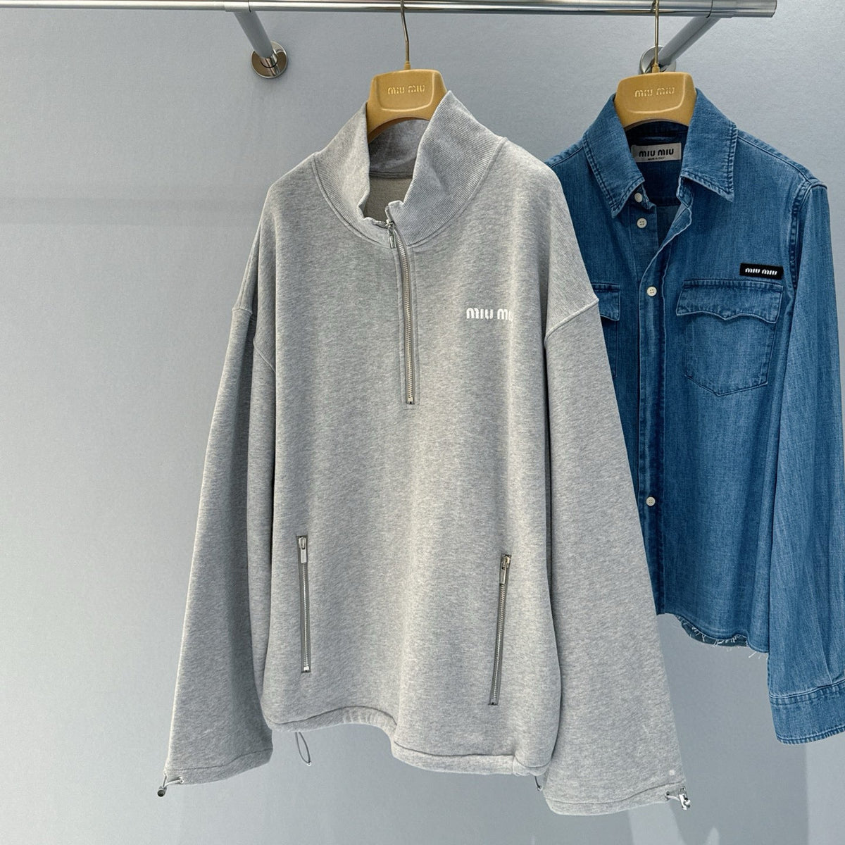 MIU M SWEATSHIRT