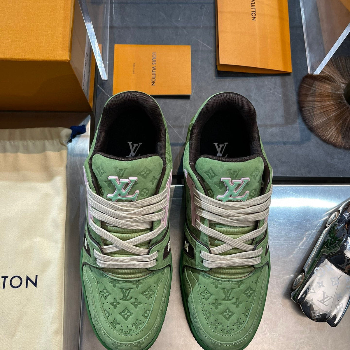 LOU TRAINERS
