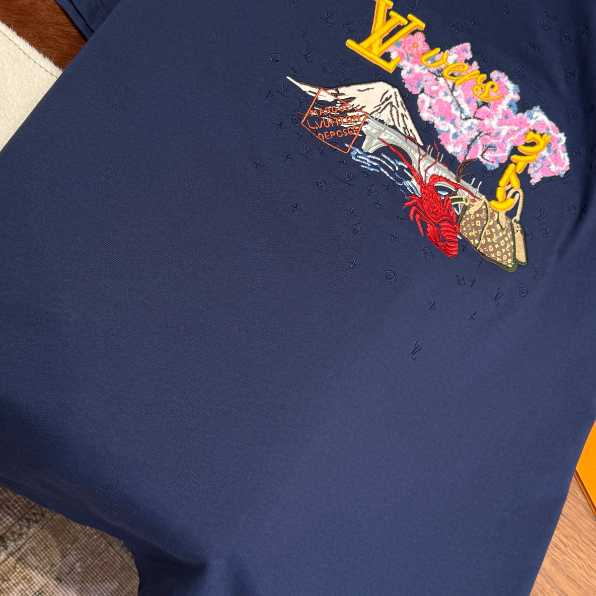 LOU T-SHIRT