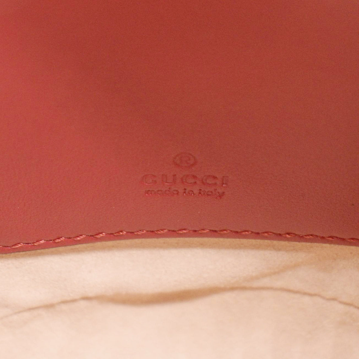 GUCCI GG Marmont Mini Matelasse Chevron Leather Bucket Crossbody Bag Red 575163