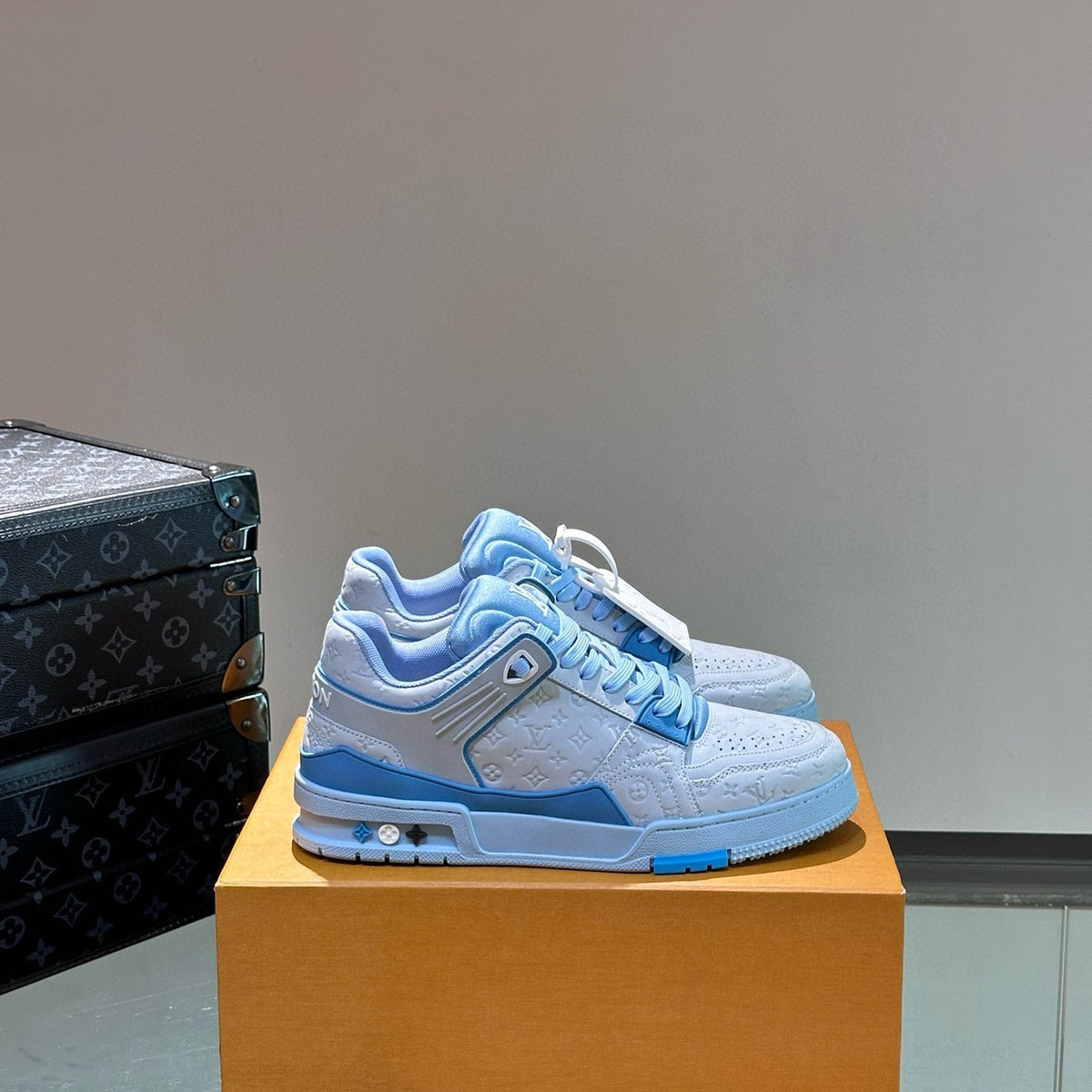 LOU TRAINERS