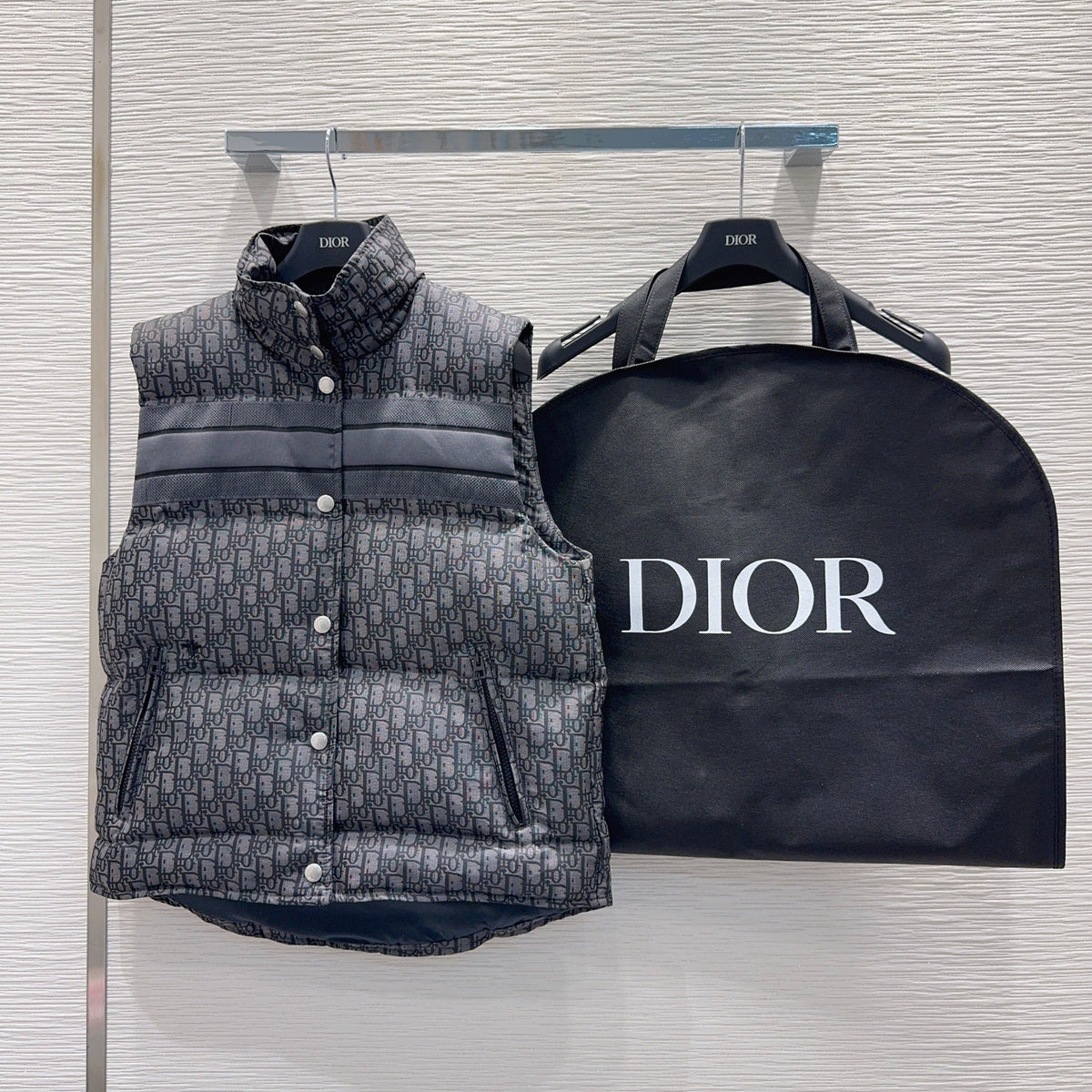 CD VEST