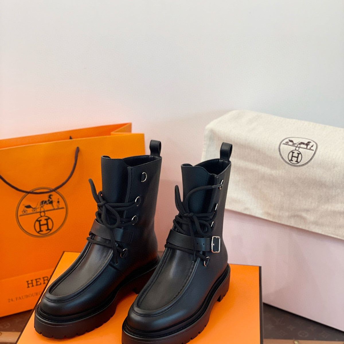 HERM LAND BOOTS