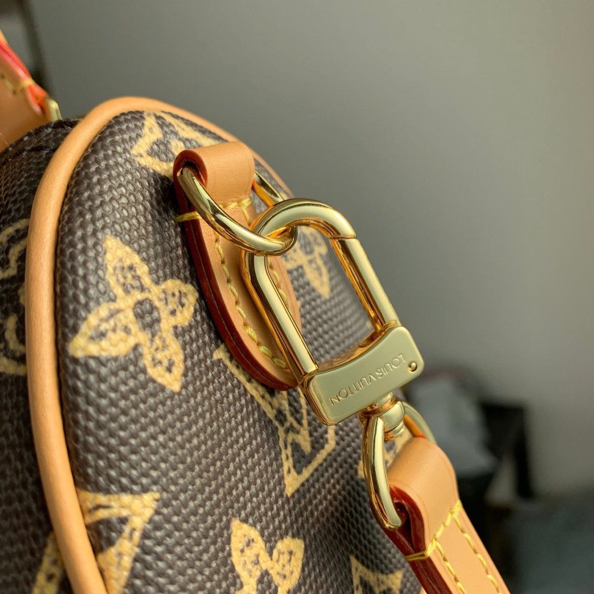 LOU NANO SPEEDY BAG
