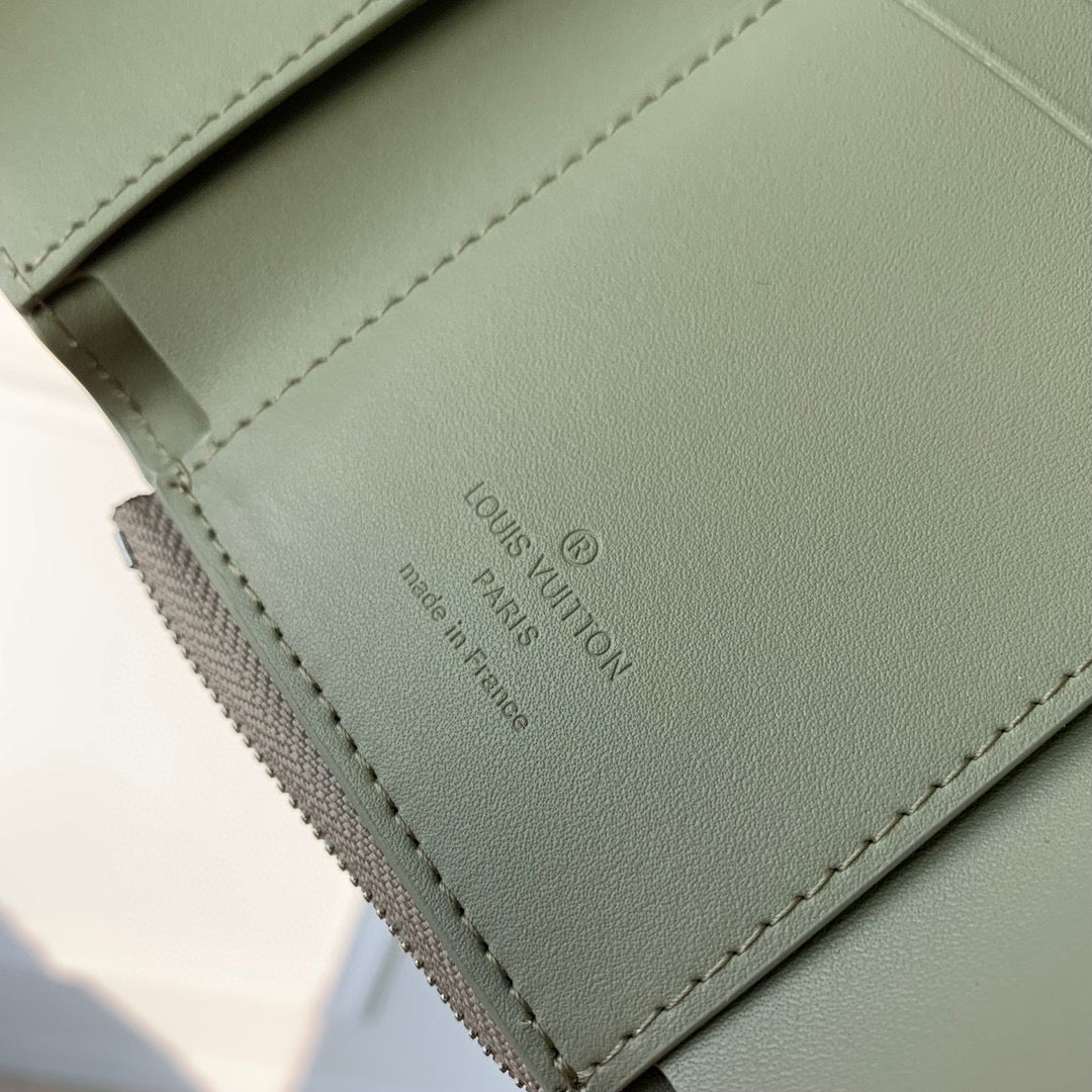 LOU PILOT WALLET